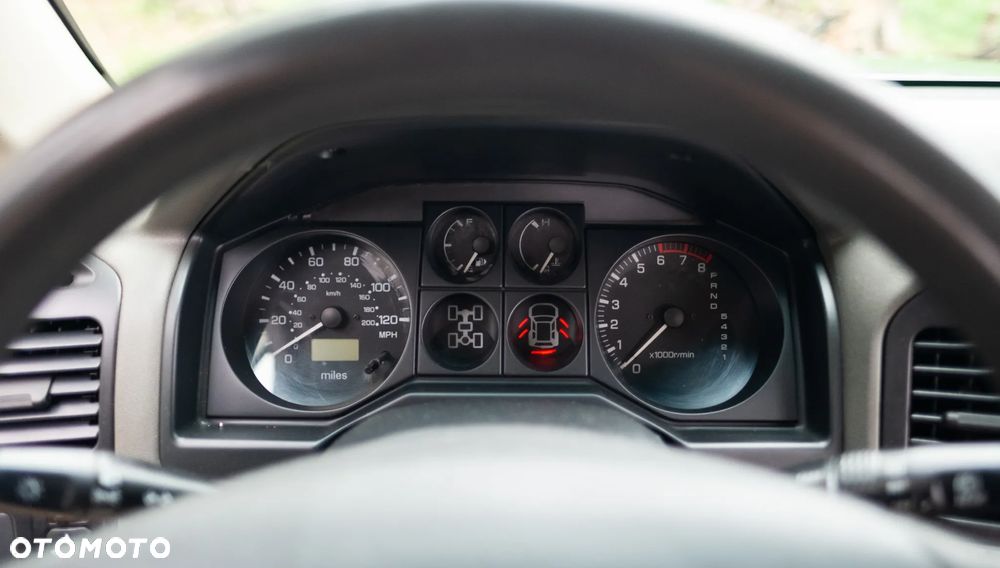 Mitsubishi Pajero - 21