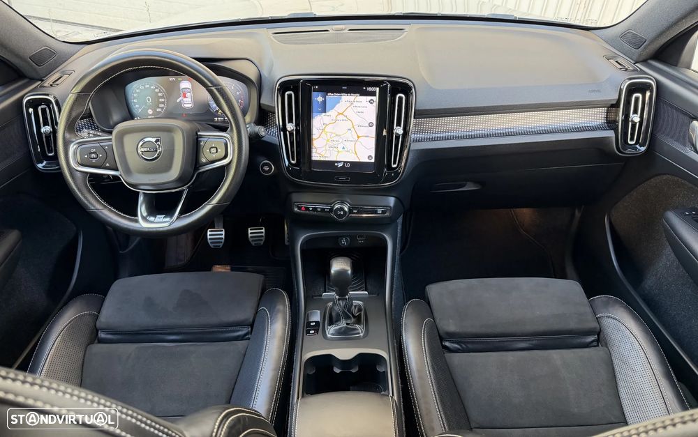 Volvo XC 40 1.5 T3 R-Design Tech Edition - 28