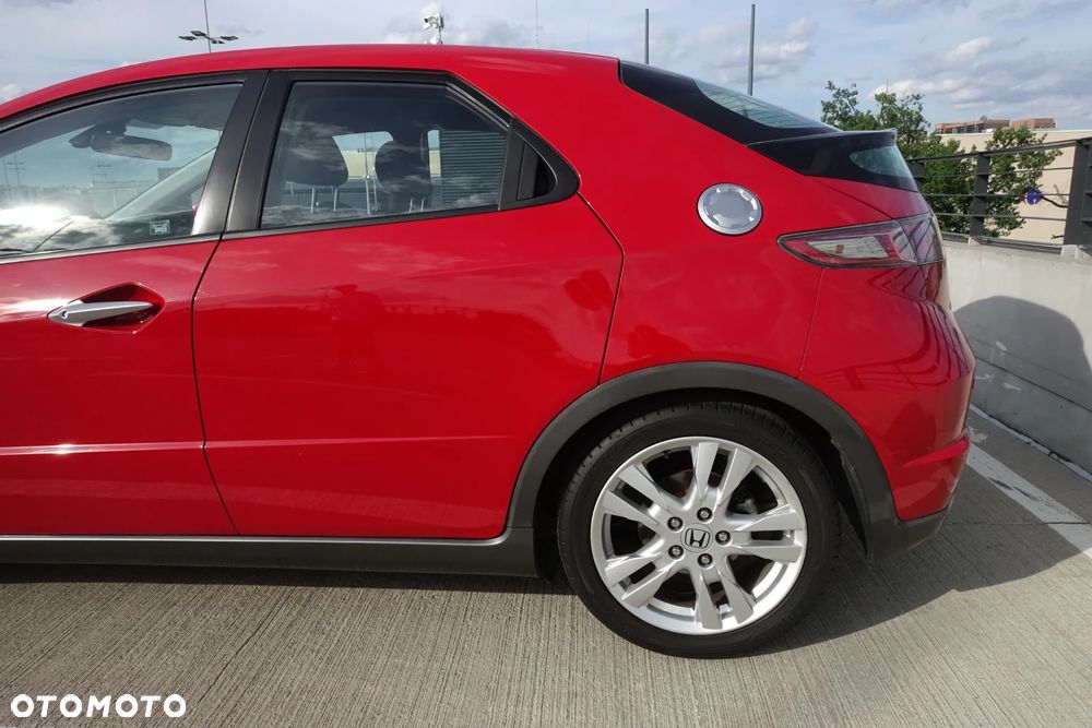 Honda Civic 1.8 Executive NAVI - 8
