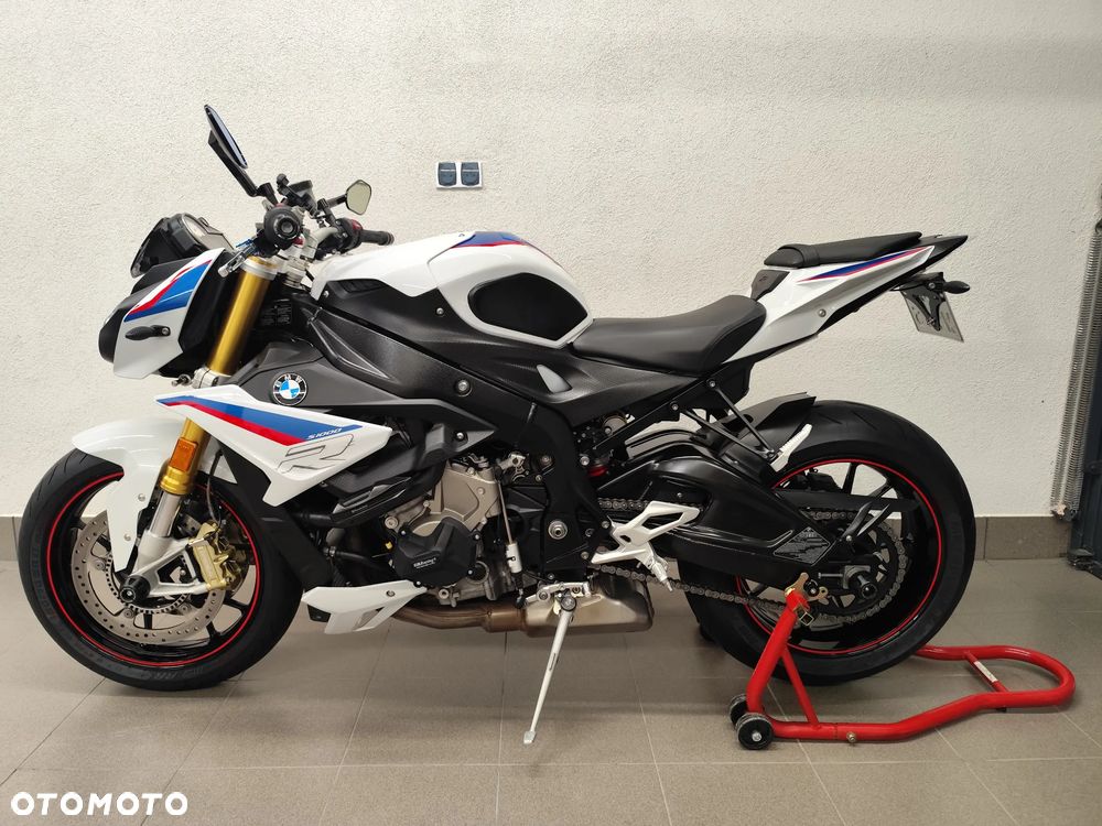 BMW S - 2