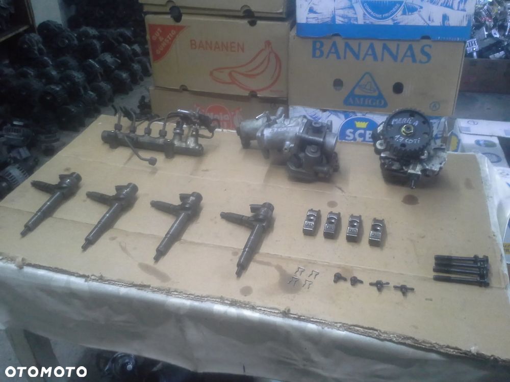 Opel Meriva 1.7 CDTi pompa wtryskowa wtryskiwacze listwa wtryskowa komplet