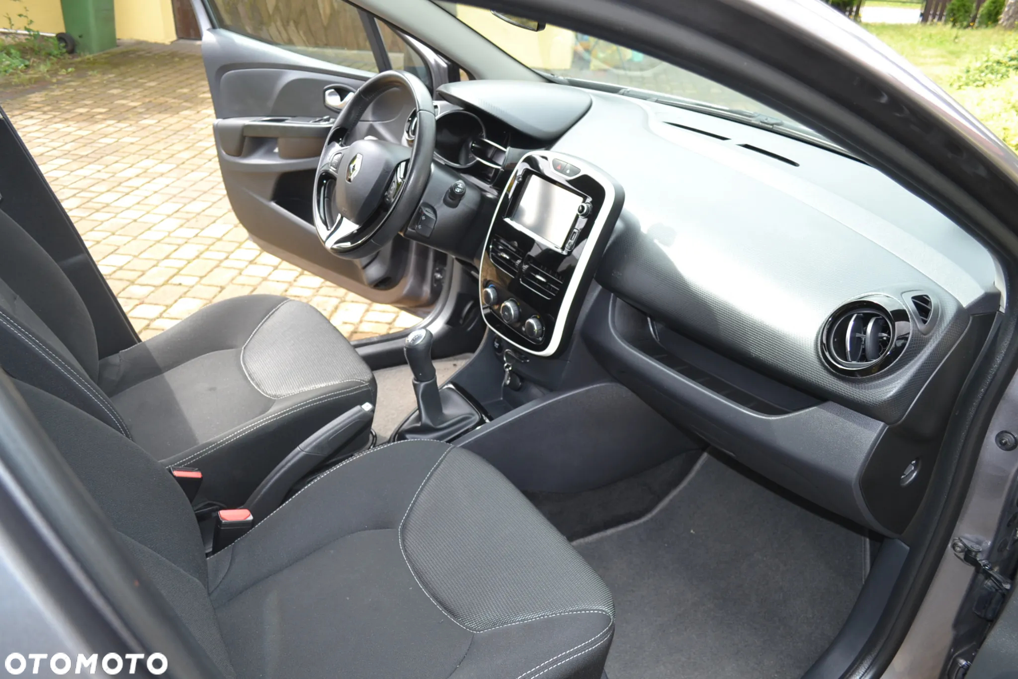 Renault Clio 1.5 dCi Authentique - 9