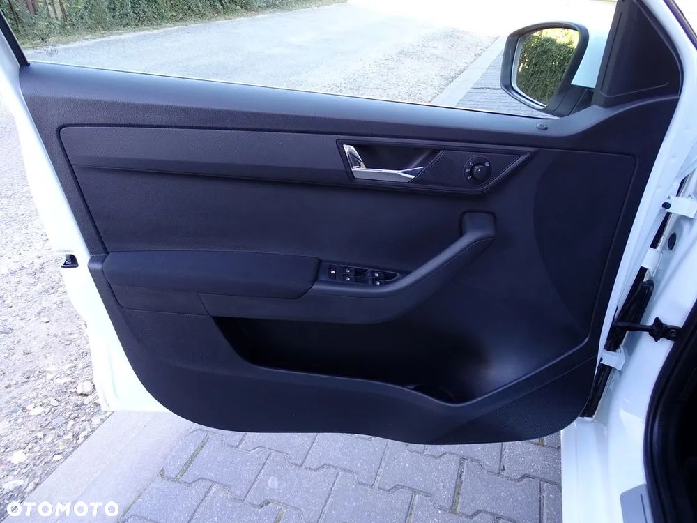 Skoda Fabia 1.0 MPI Clever - 21