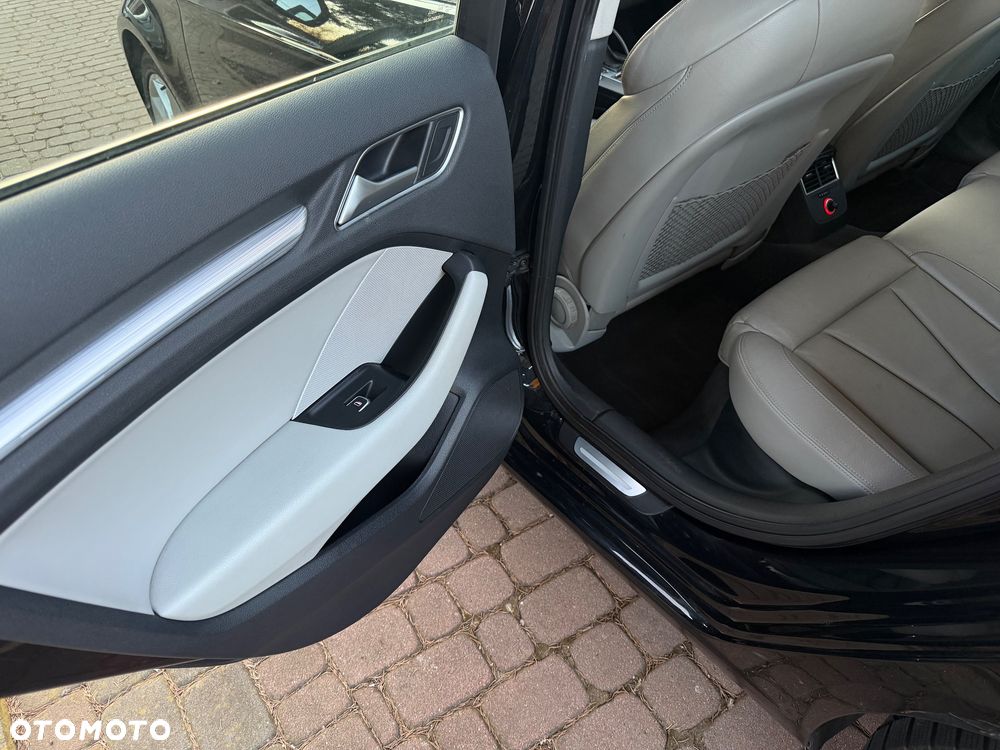Audi A3 Sportback 2.0 TDI S tronic - 12