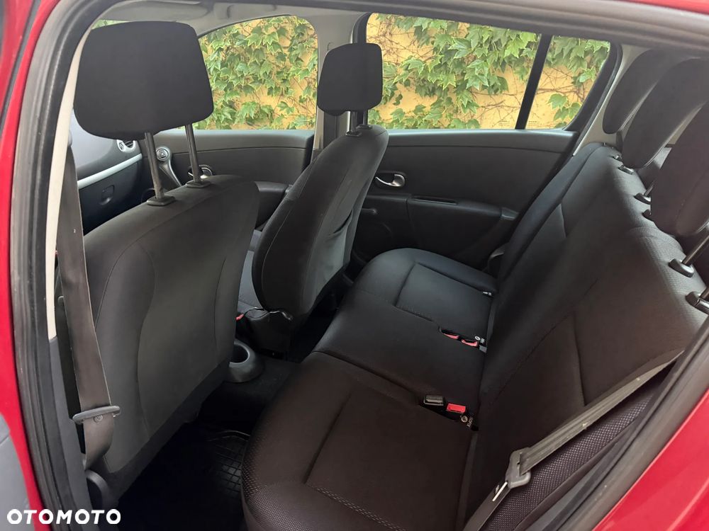 Renault Clio 1.2 16V Expression - 8