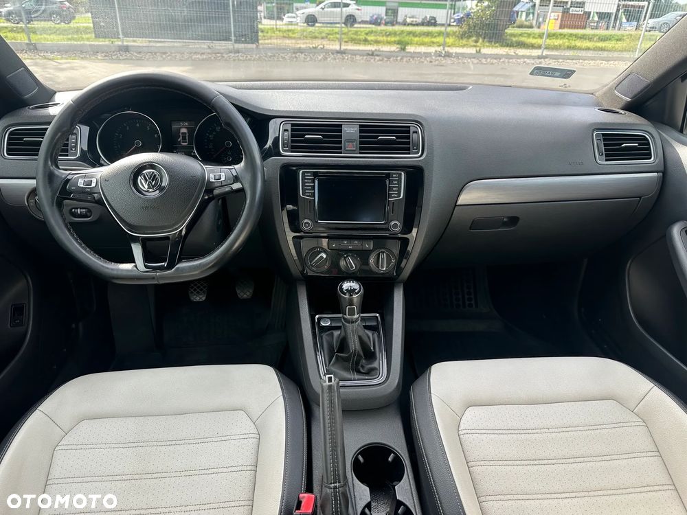 Volkswagen Jetta 1.8T SE - 11