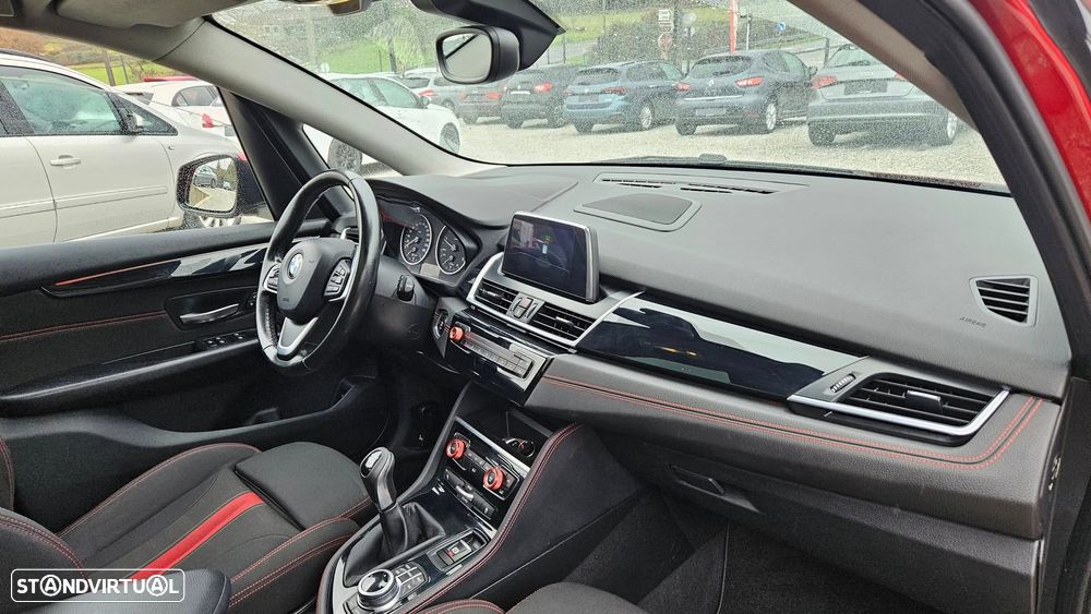 BMW 218 Active Tourer d Sport Line - 12