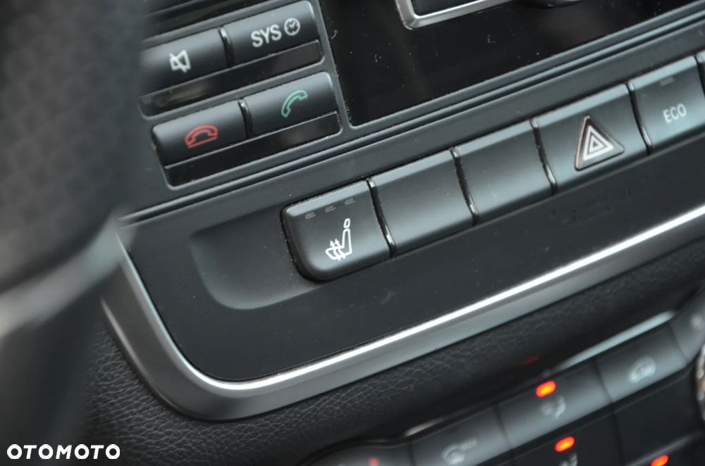 Mercedes-Benz CLA 200 Urban - 26