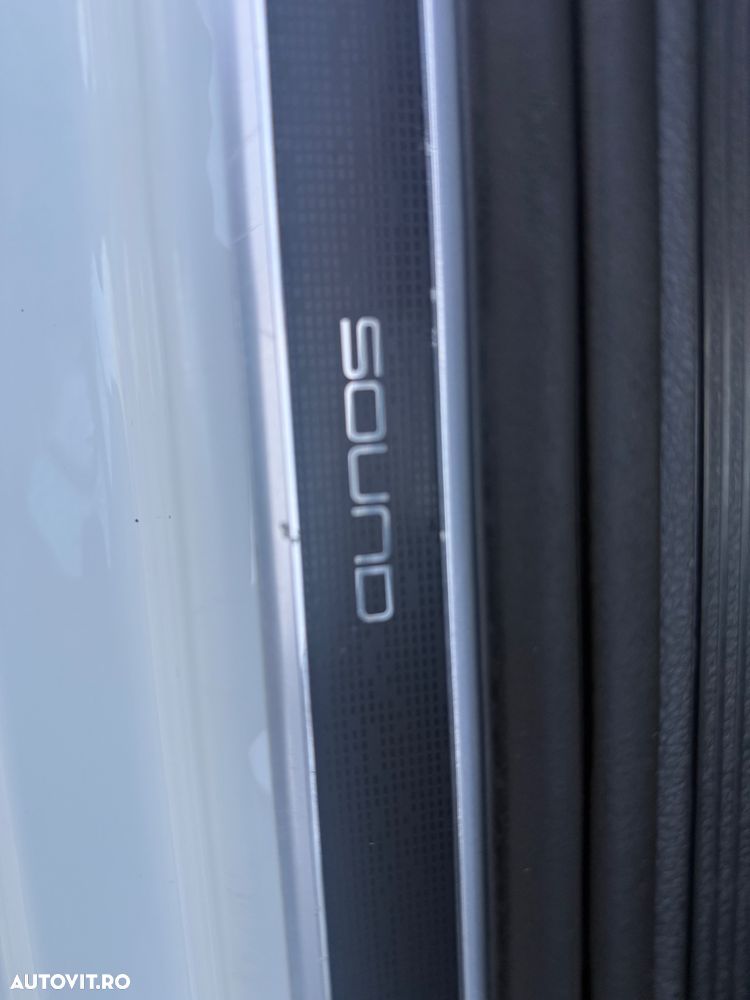 Volkswagen Golf 2.0 TDI Sound - 18
