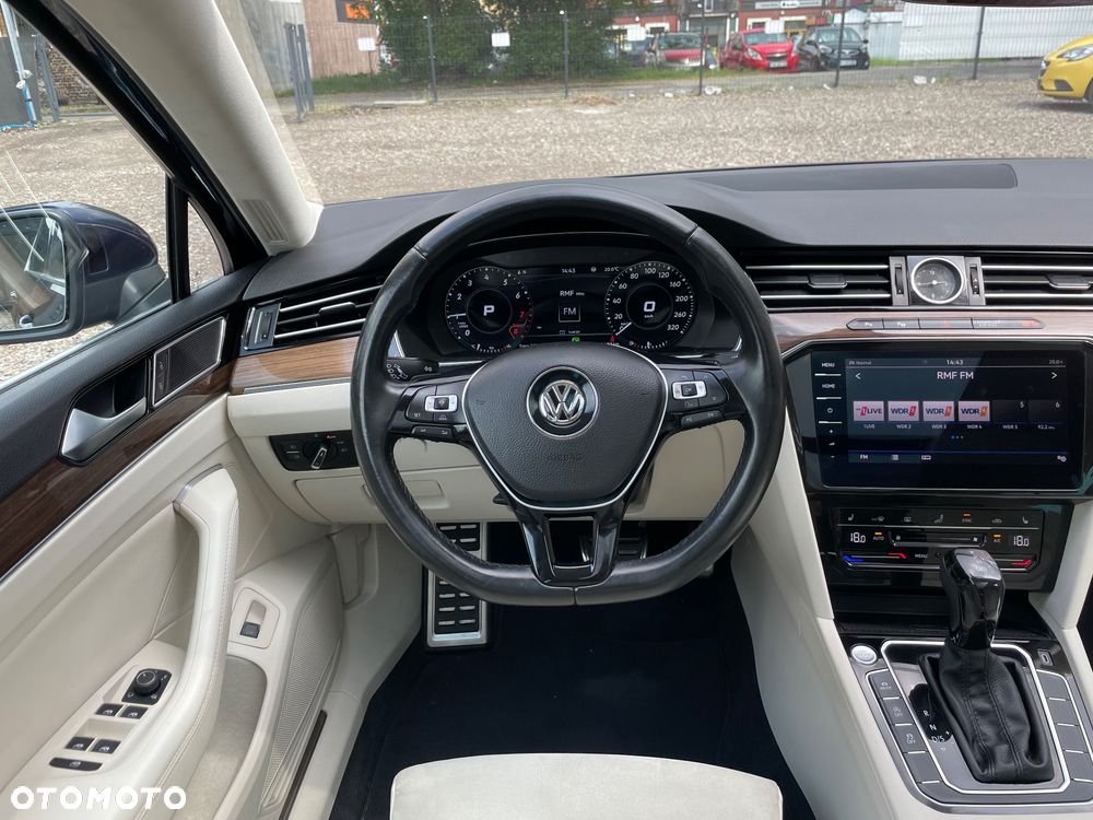 Volkswagen Passat - 24