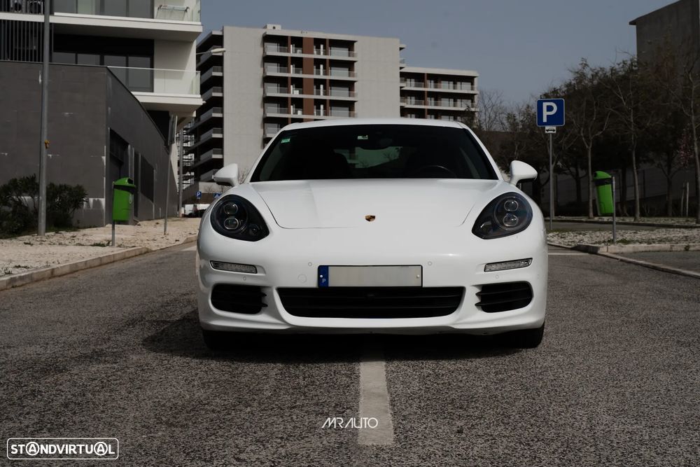 Porsche Panamera Standard - 1