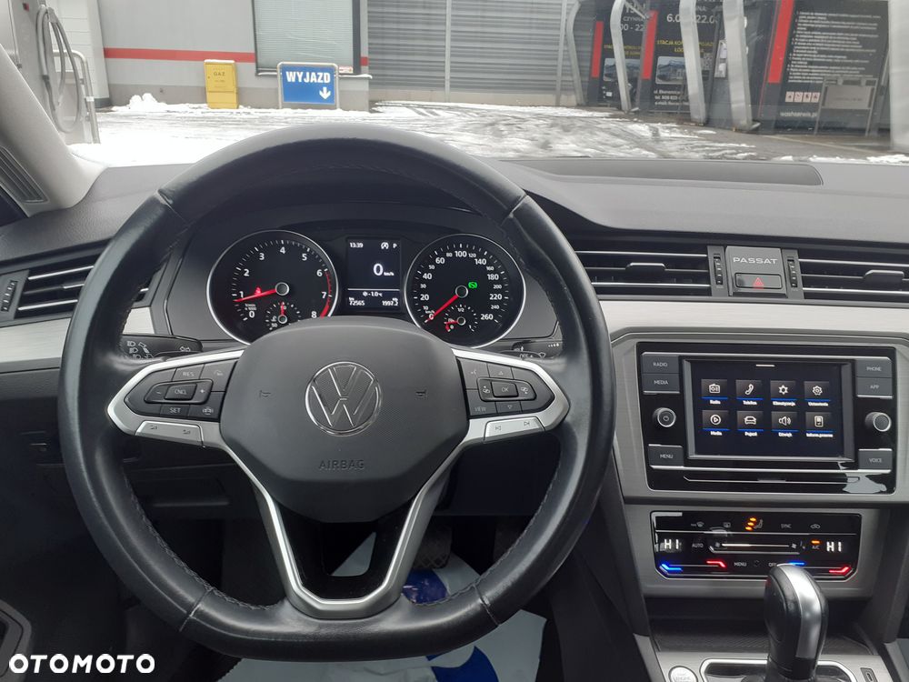 Volkswagen Passat - 9