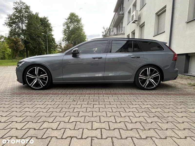 Volvo V60 B4 B R-Design - 4