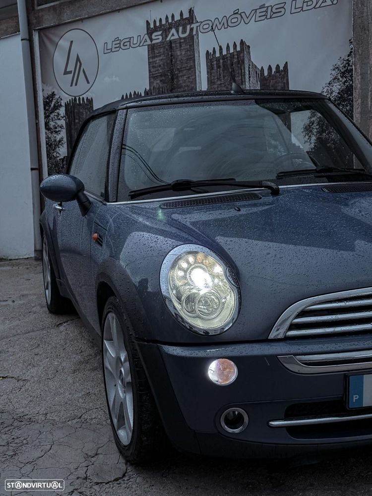 Mini Cabrio 2004 photo 2