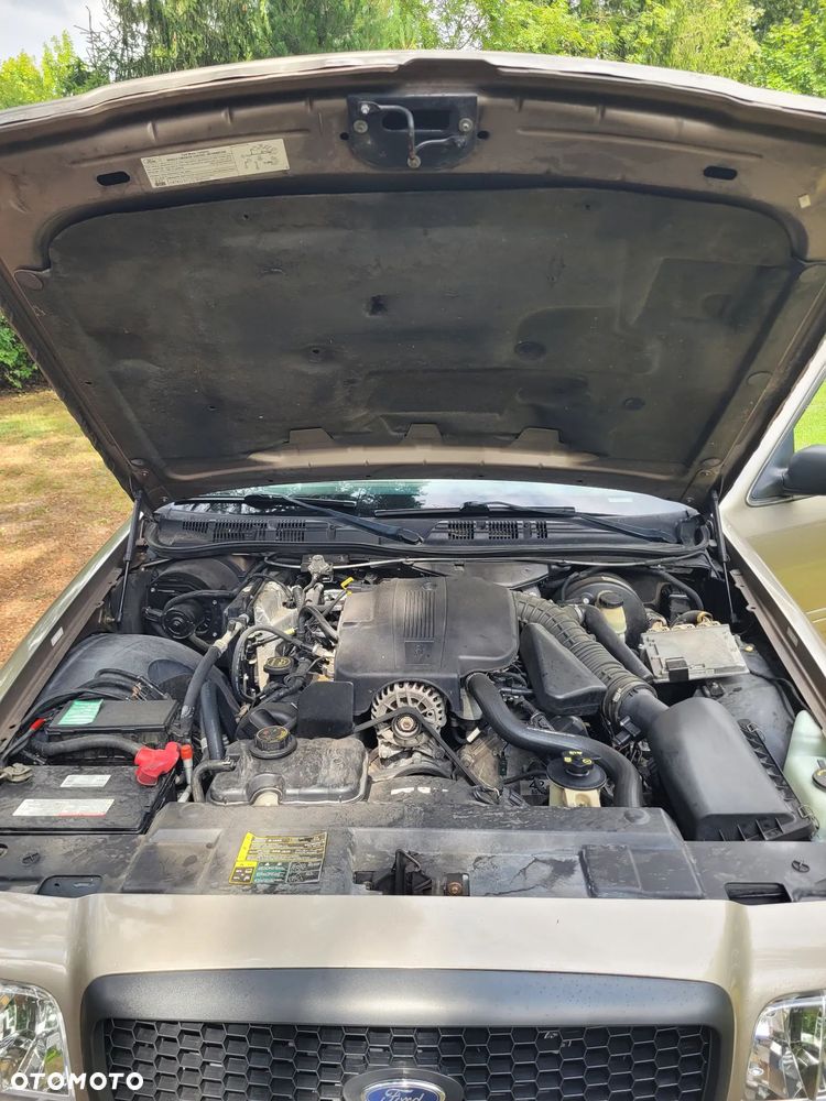 Ford Crown ver-4-6-ltd-lx - 16