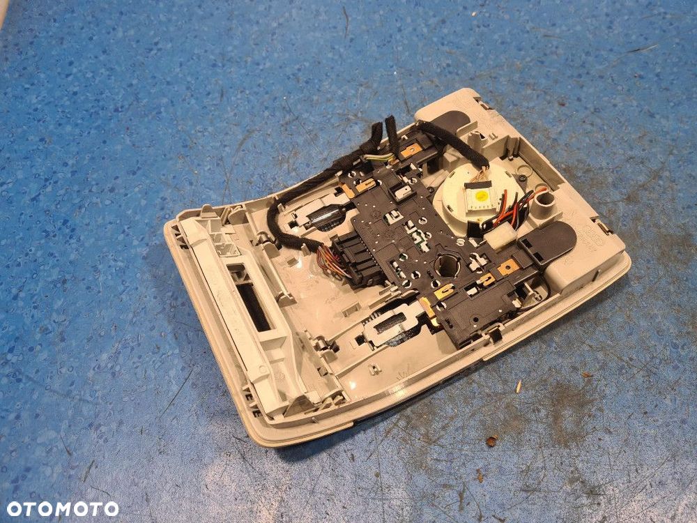 AUDI A4 B7 LAMPKI WEWNĘTRZNE 8E0947565 - 6