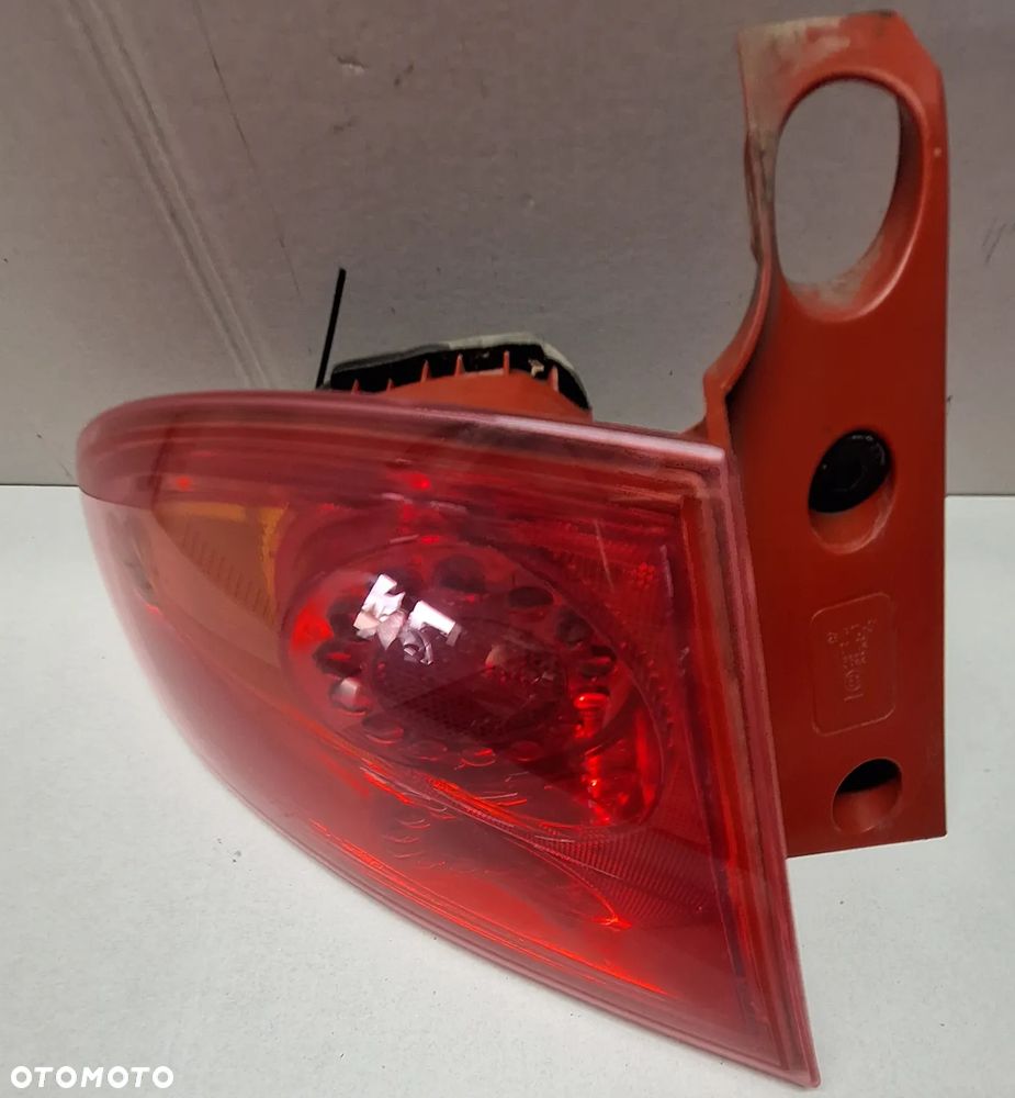 LAMPA TYLNA NAROŻNA  LEWA -SEAT LEON II /2005 ROK /EUROPA - 1