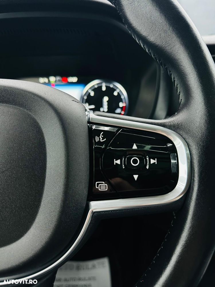 Volvo XC 60 D5 AWD Geartronic Inscription - 35