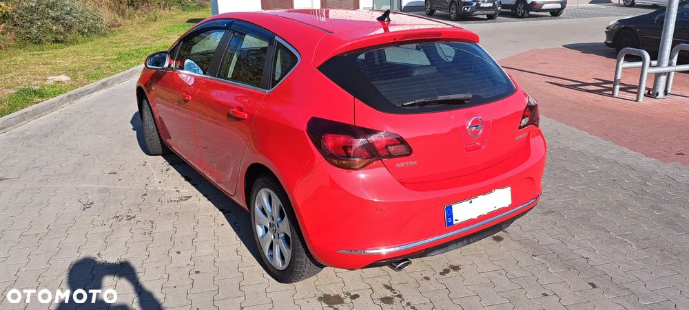 Opel Astra IV 2.0 CDTI Cosmo - 4