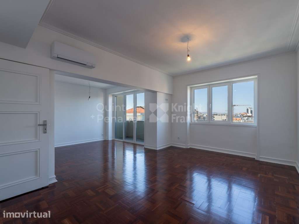 Apartamento T4+2 para arrendar sem móveis nas Avenidas Novas - Grande imagem: 3/28