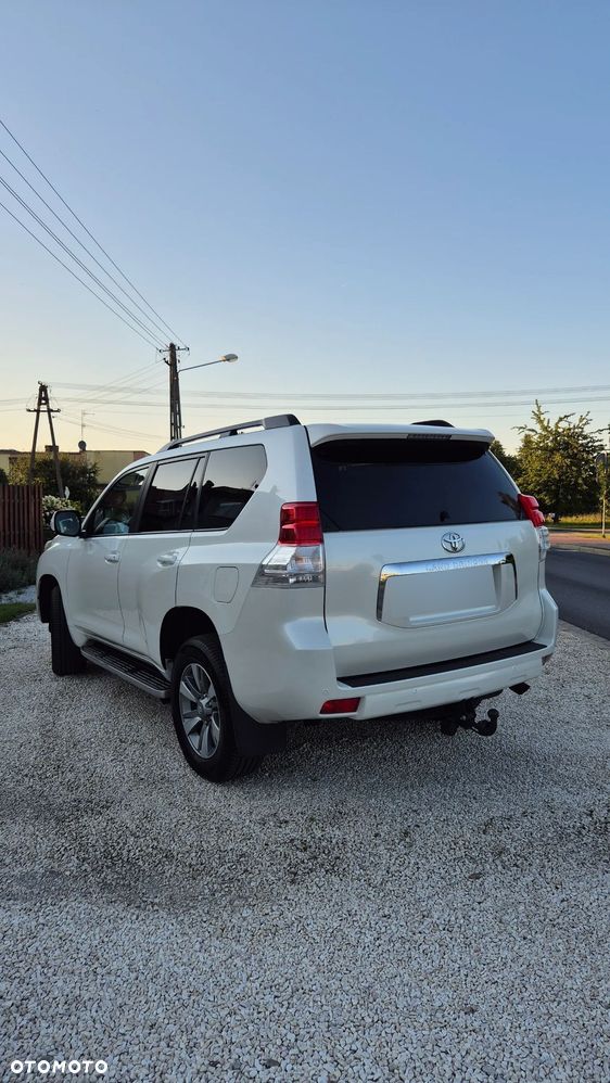 Toyota Land Cruiser LC 3.0 D-4D Premium 7os - 4