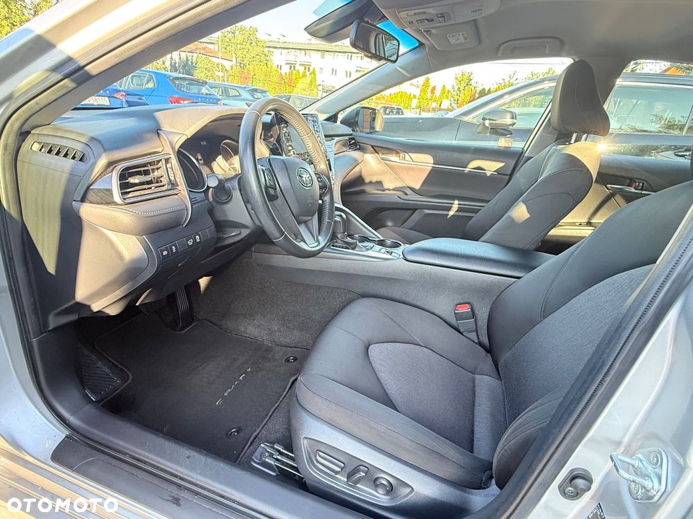 Toyota Camry 2.5 Hybrid Comfort CVT - 12