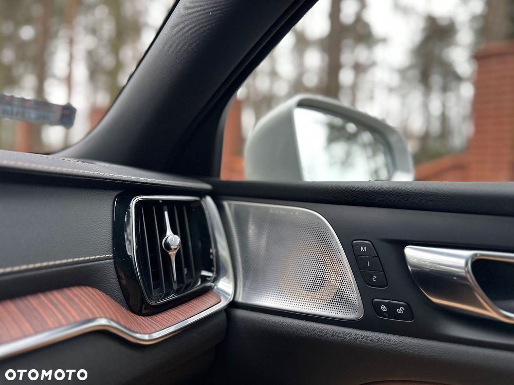 Volvo V60 T5 AWD Momentum Pro - 14