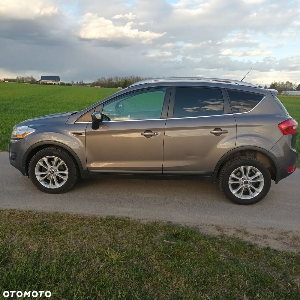 Ford Kuga 2.0 TDCi 2x4 Titanium - 5