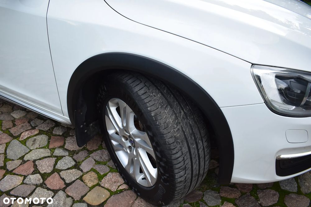 Volvo V60 Cross Country - 19