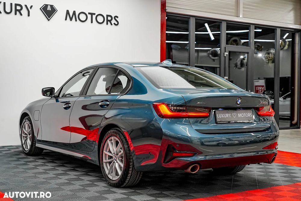 BMW Seria 3 330e xDrive Aut. Sport Line - 11