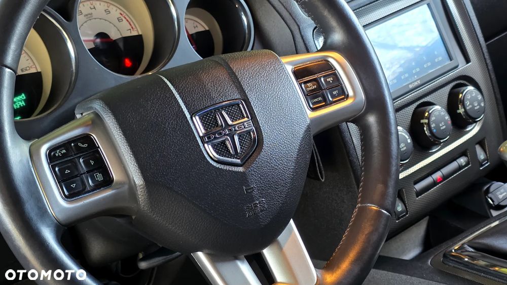 Dodge Challenger - 30