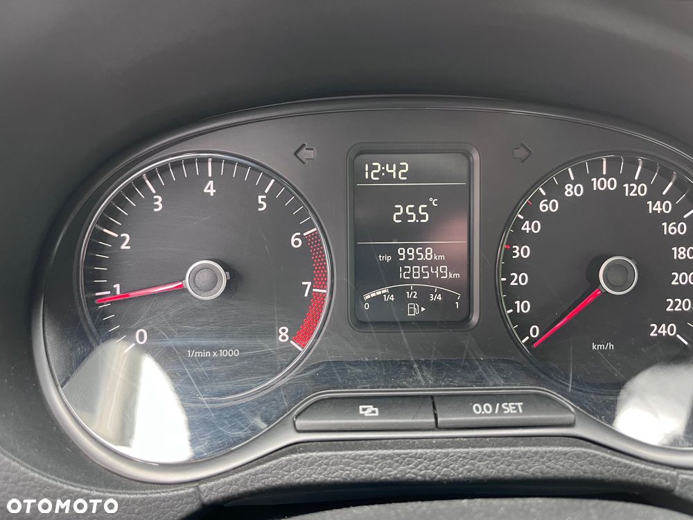 Volkswagen Polo - 8