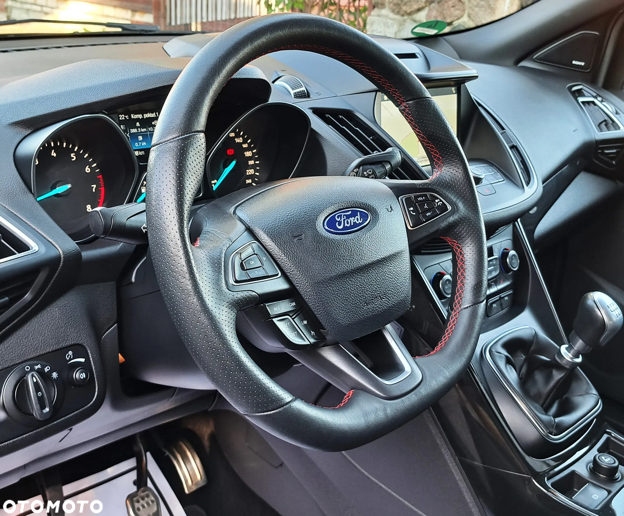 Ford Kuga 1.5 EcoBoost 2x4 ST-Line - 26