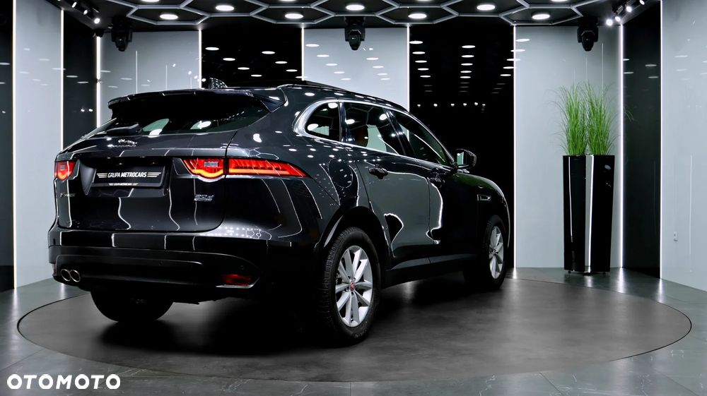 Jaguar F-Pace - 9