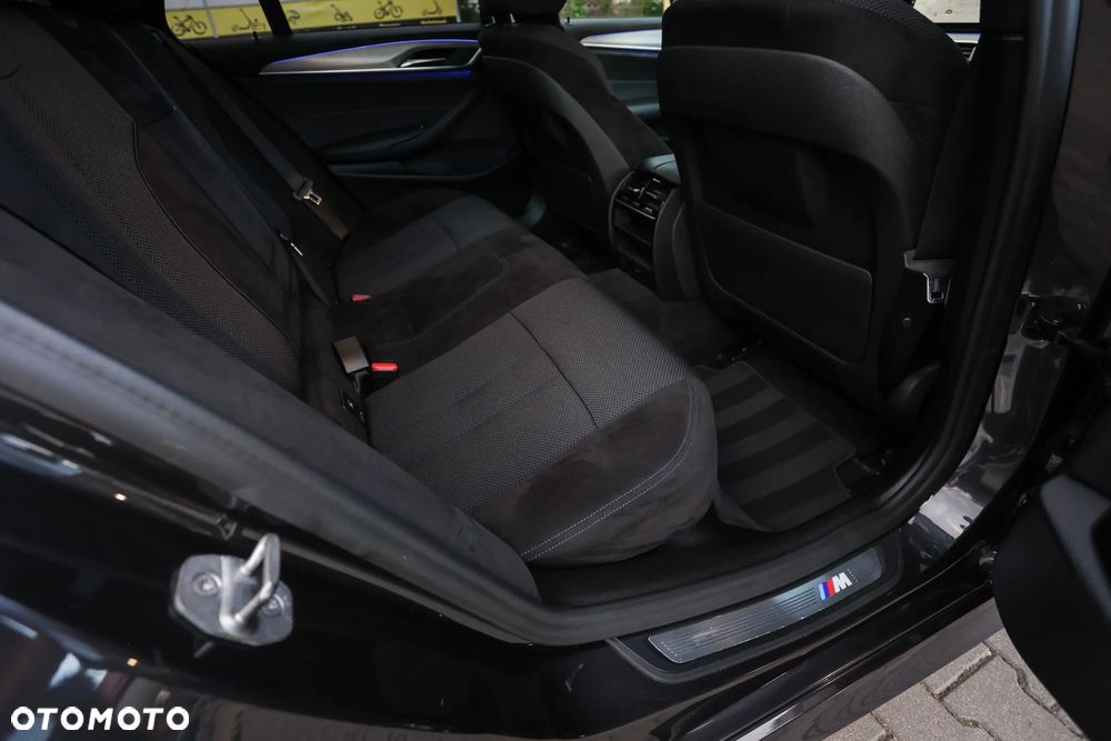 BMW Seria 5 520d xDrive M Sport sport - 24