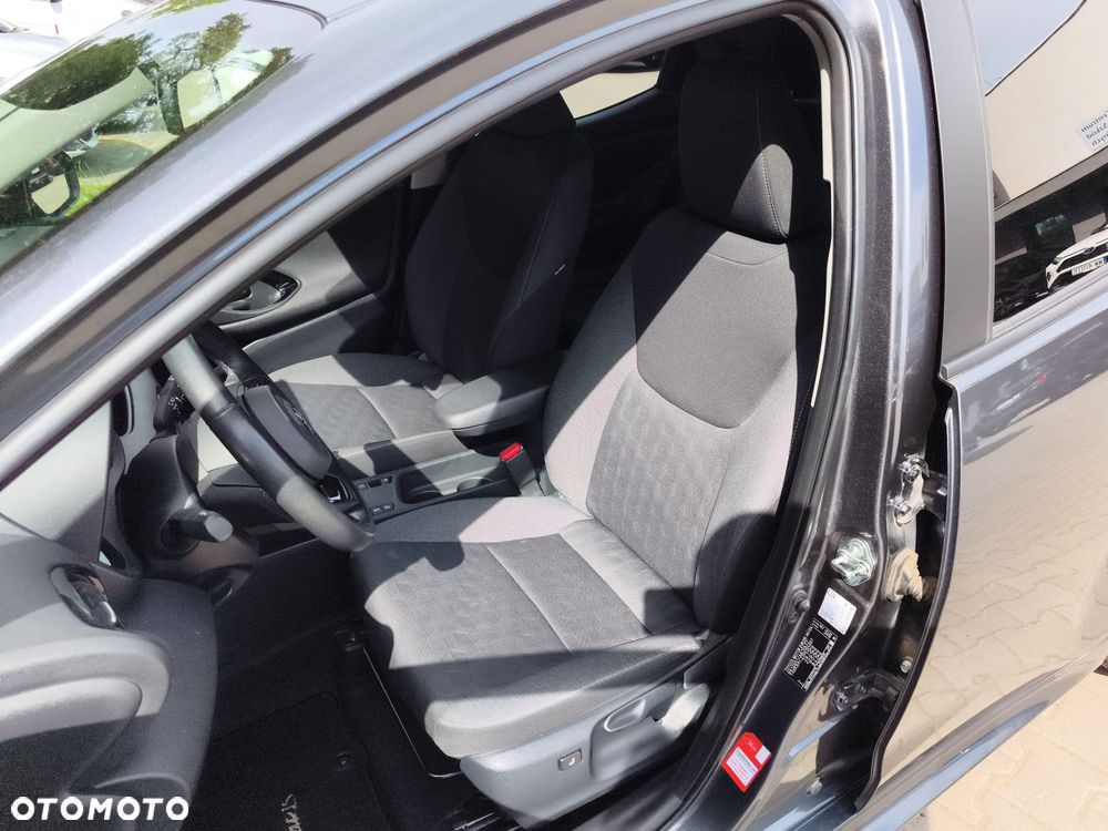 Toyota Yaris Hybrid 1.5 Style - 17