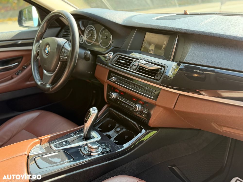 BMW Seria 5 518d Touring Aut. Luxury Line - 10