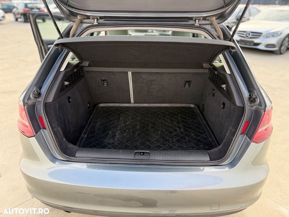 Audi A3 1.6 TDI S tronic Ambition - 17