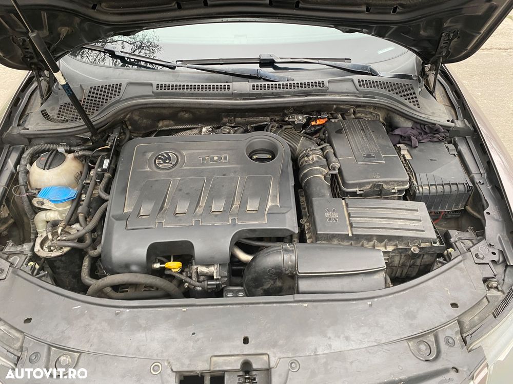 Skoda Superb 2.0 TDI DSG Elegance - 26