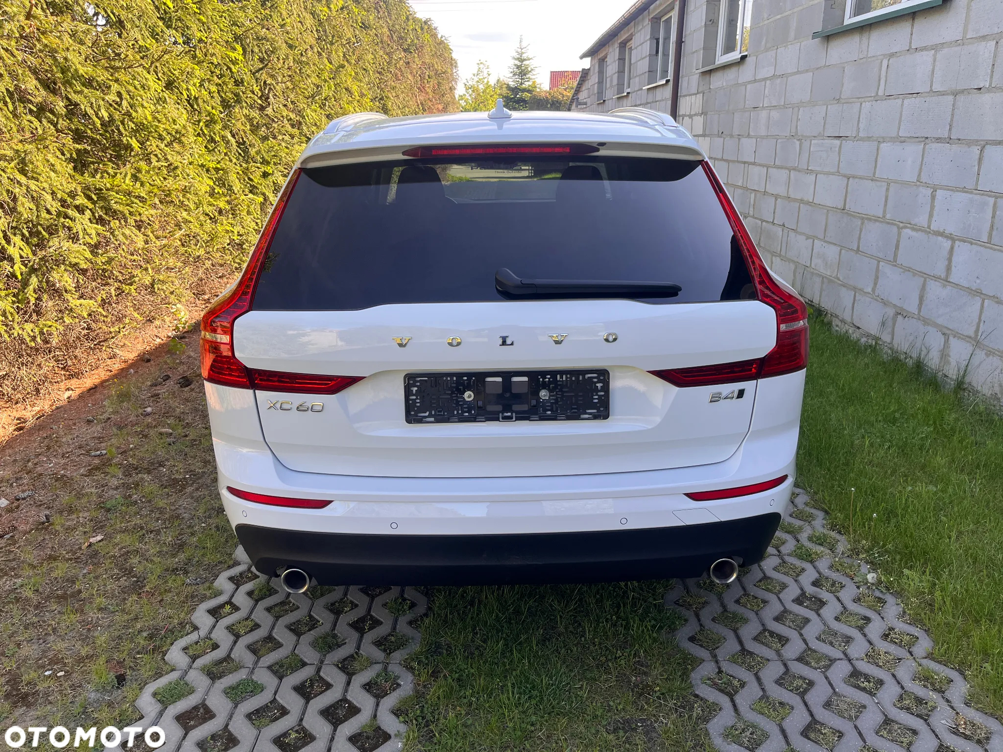 Volvo XC 60 B4 D AWD Geartronic Momentum Pro - 2
