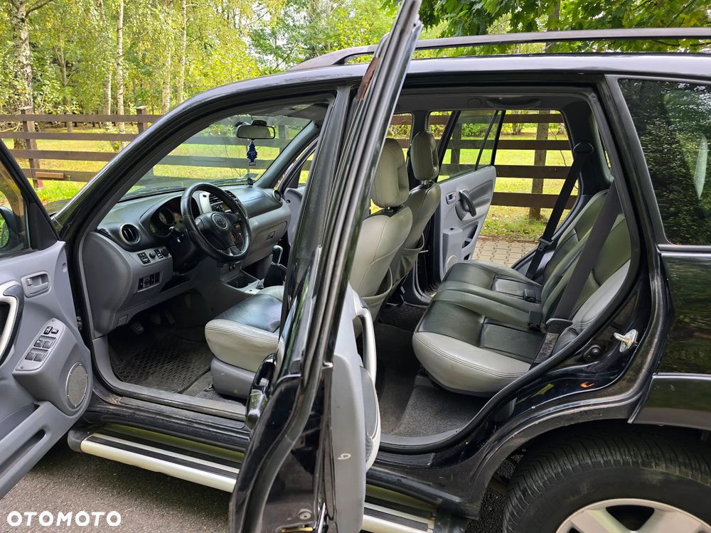Toyota RAV4 D-4D 4x4 - 18