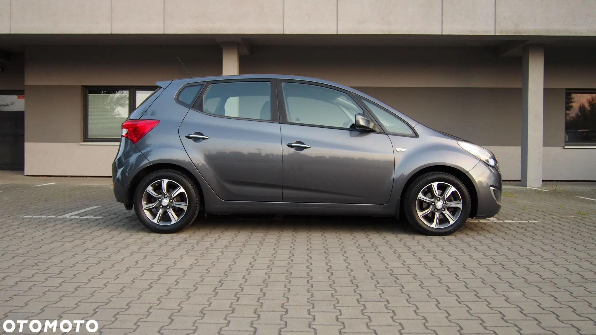 Hyundai ix20 1.4 blue Comfort - 30