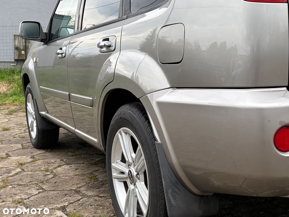 Nissan X-Trail 2.5 4x4 Elegance - 17