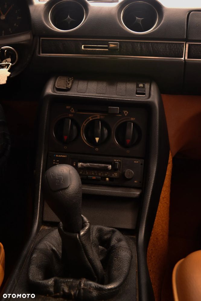 Mercedes-Benz W123 - 11