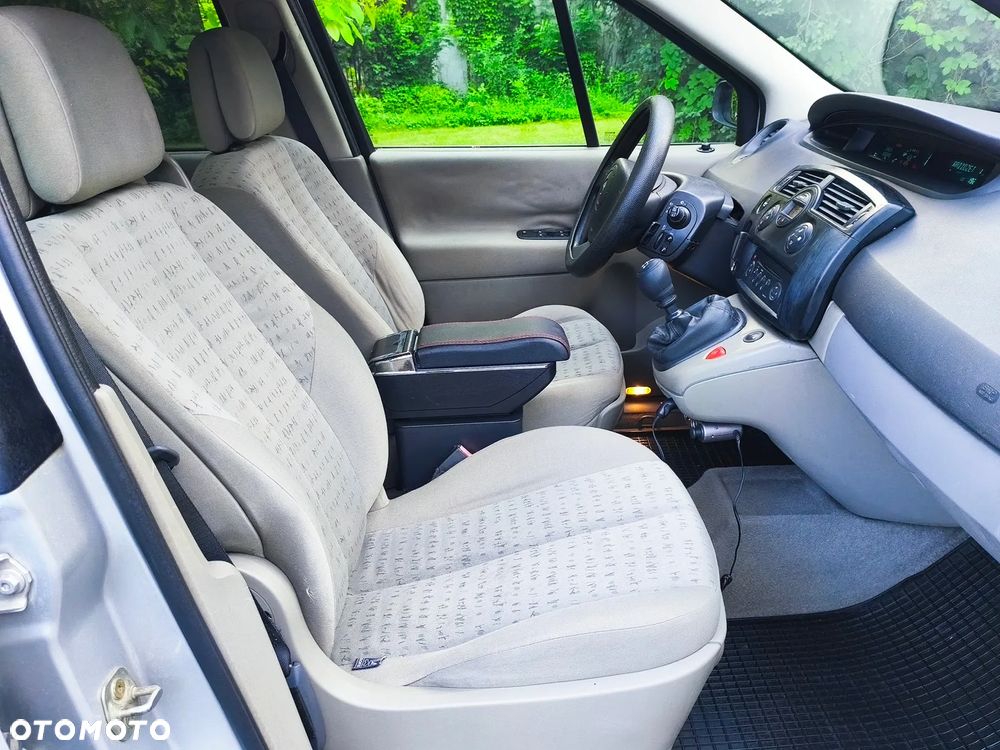 Renault Scenic 1.9 dCi Confort Expression - 9