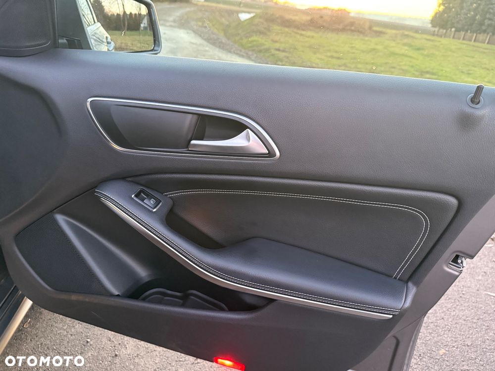 Mercedes-Benz Klasa A 180 CDI (BlueEFFICIENCY) Urban - 40