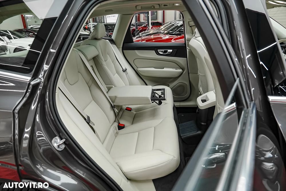 Volvo XC 60 Recharge T6 Twin Engine eAWD Inscription Expression - 10