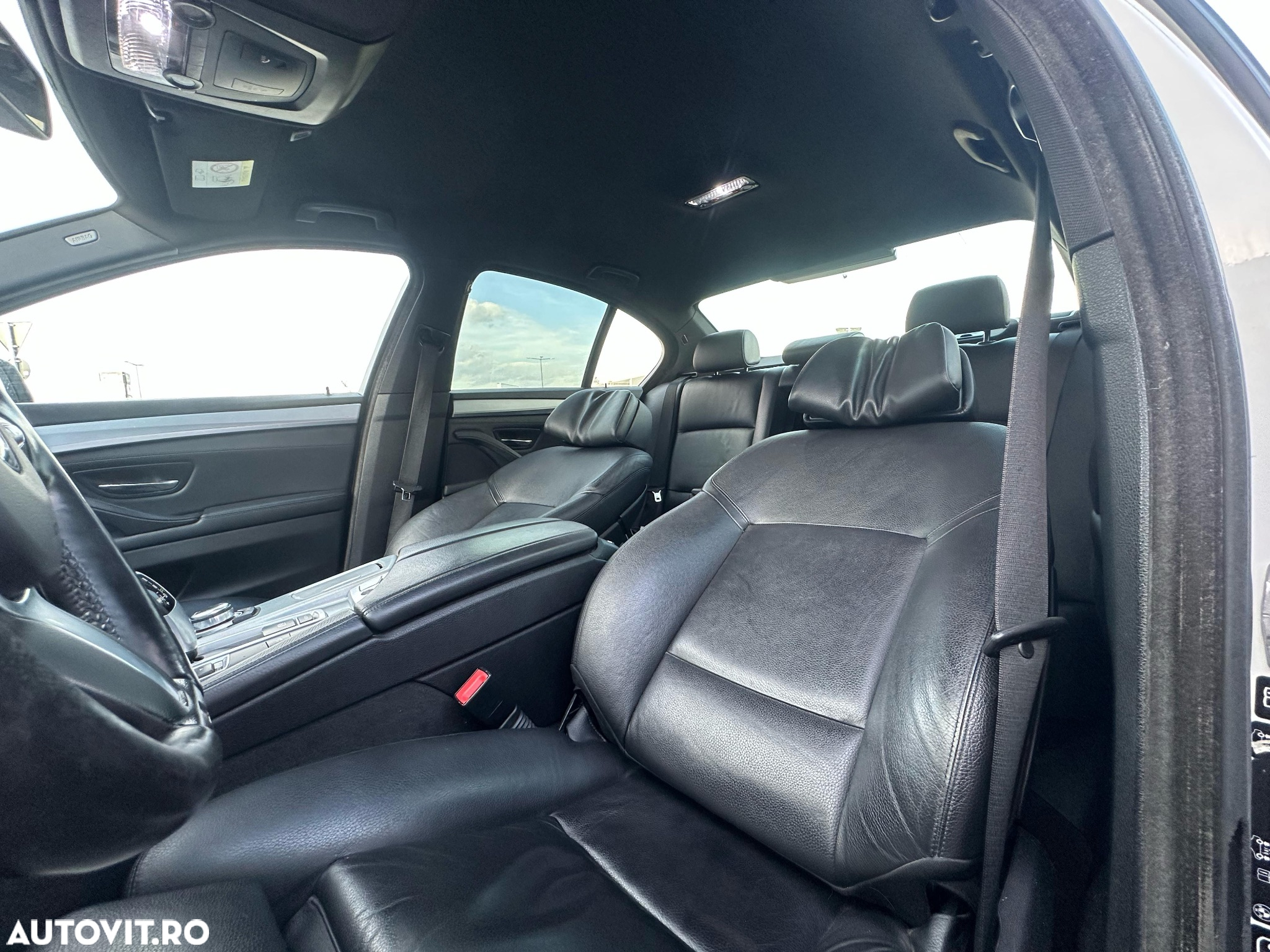 BMW Seria 5 520d xDrive - 9