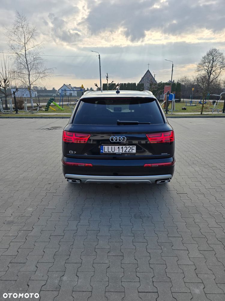 Audi Q7 - 10