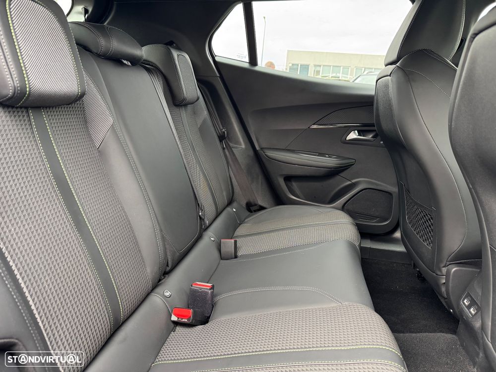 Peugeot 2008 PureTech 130 GT - 10